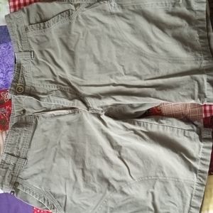 Kuhl 7 pocket 10 inseam shorts